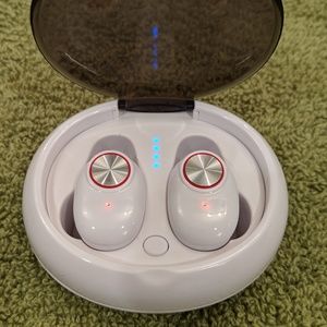 Bluetooth earbuds with microphone